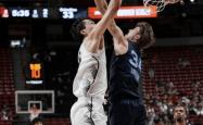 美国媒体都炸了！NBA官方4个机位回放杨瀚森隔扣！最霸气的是表情