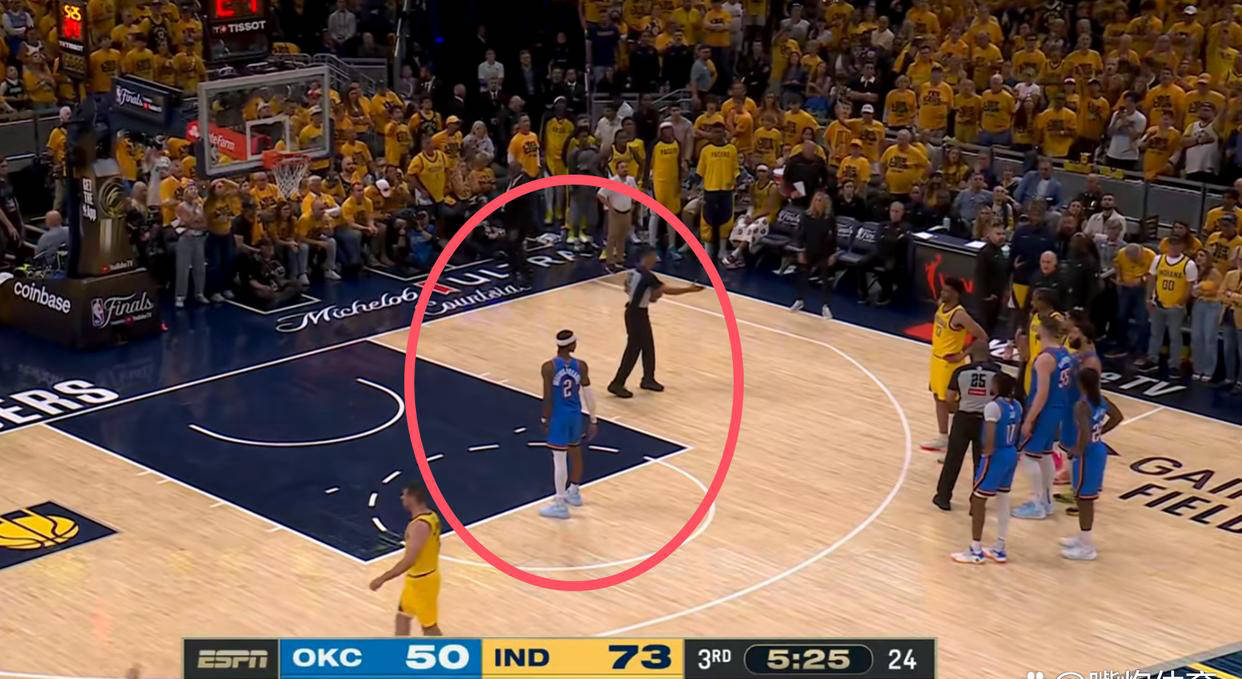 NBA总决赛惊现假摔闹剧，裁判错误判罚惹争议