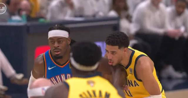 裁判公正与否？争议判罚引发热议，多队对裁判偏袒争议