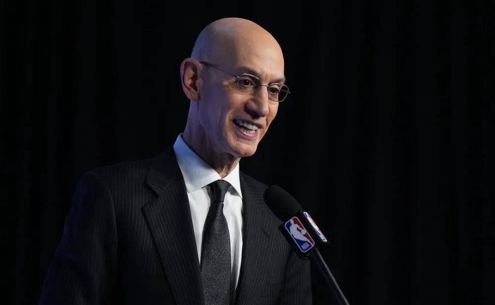 詹姆斯与肖华的篮球商业大战掀起50亿投资风波