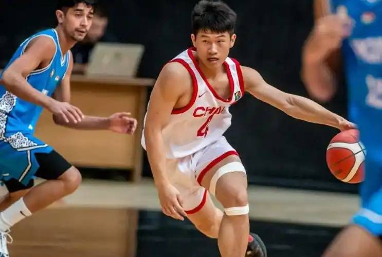 刘李:从防守做起,专注于挡拆、抢篮板等基础任务,积极创造机会