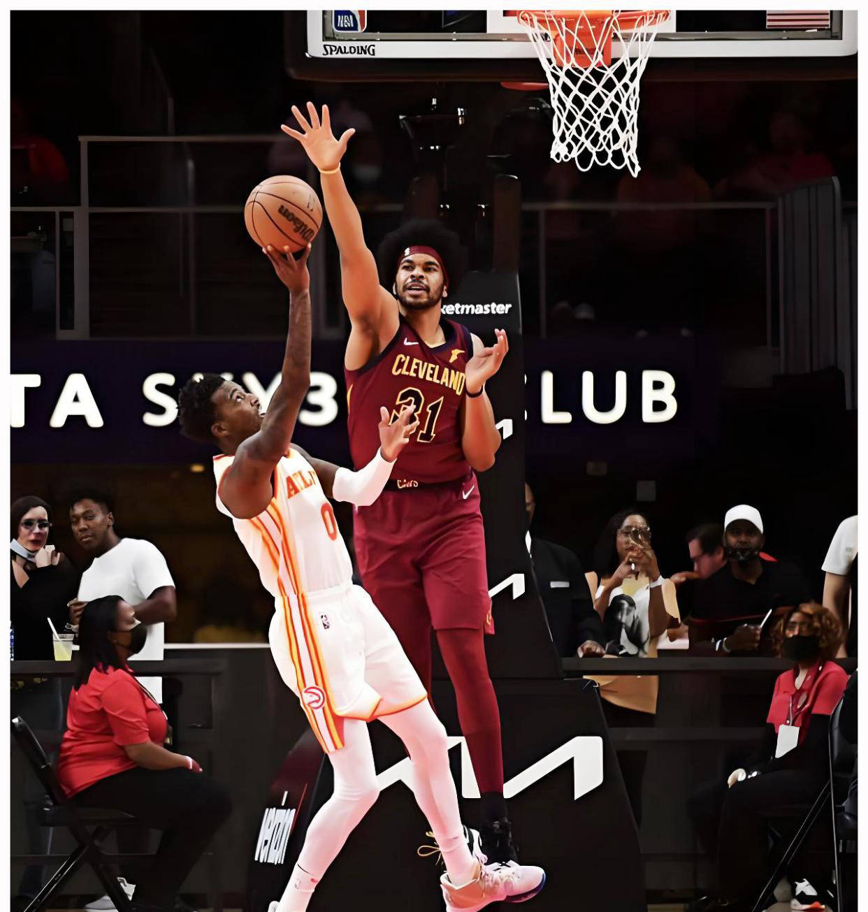 湖人4年11亿争取中锋,能有效防守约基奇与东契奇挡拆