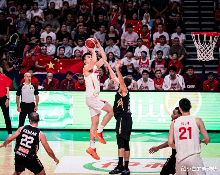 男篮觅得4号位答案!干拔三分金鸡独立王俊杰三战44分天赋溢出