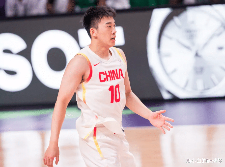男篮觅得4号位答案!干拔三分金鸡独立王俊杰三战44分天赋溢出