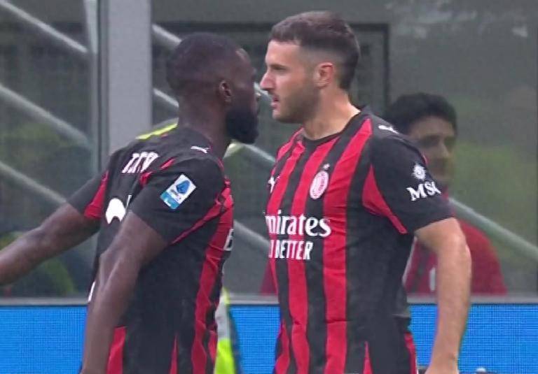 2-1逆转!AC米兰终结那不勒斯不败,净胜球优势暂登顶意甲