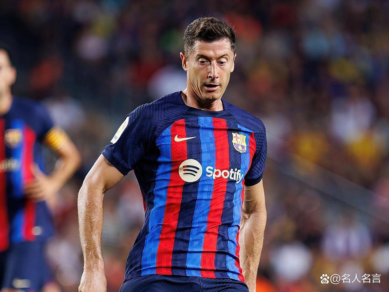 莱万转会升温:AC米兰还是沙特?