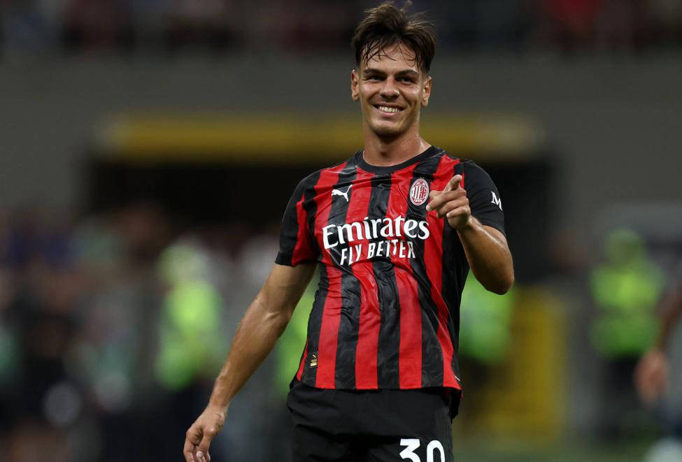 AC米兰中场引援现意外,转会动向受影响