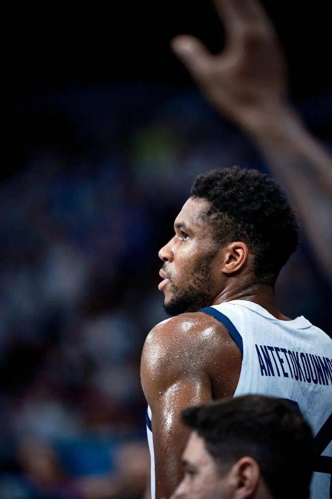 雄鹿尼克斯曾讨论字母哥交易!雄鹿对字母哥也是够可以了!