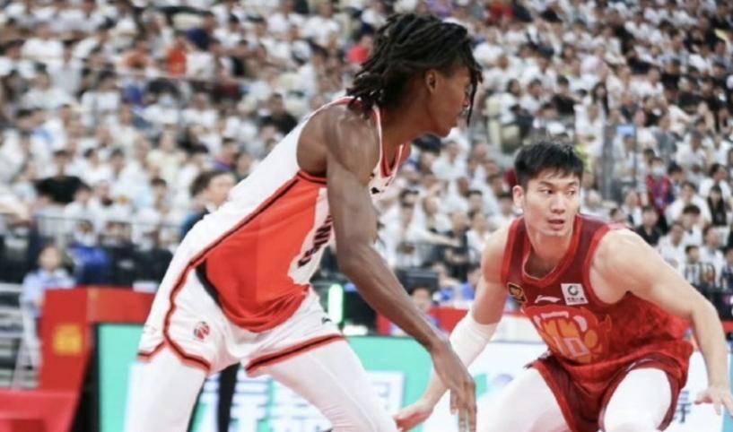 CBA非常新消息：广东签下超级外援，史密斯正式加盟，乔治加盟广州