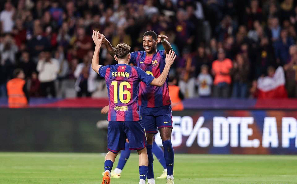 巴萨计划买断英超神锋！谈降低1400万薪资，球员会接受吗？