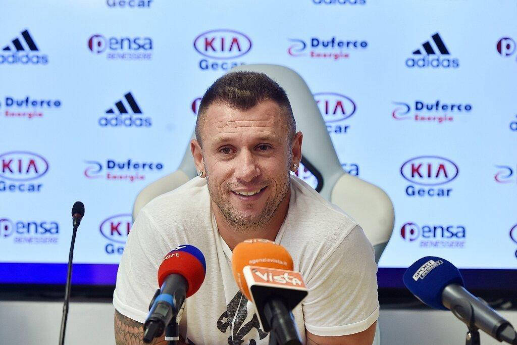 意甲最新动态：国米遭遇门将问题，AC米兰连平两场