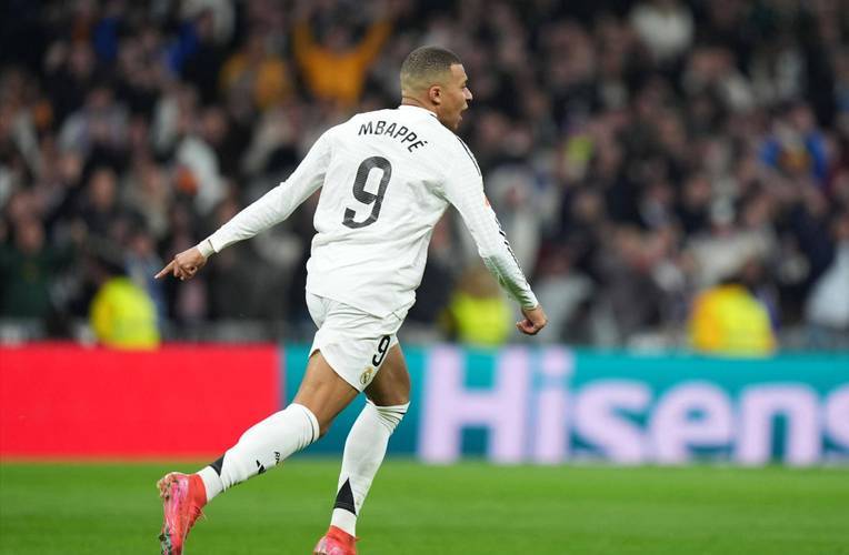 皇马锋线活力十足，姆巴佩转会传闻不断