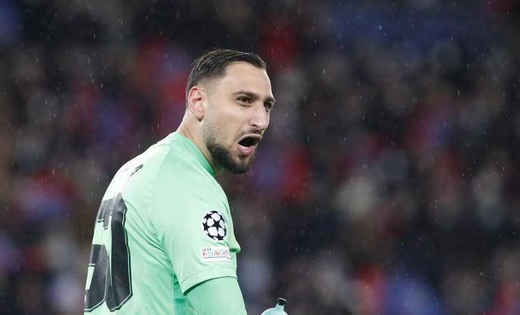 曼联击败后,曼城门将多纳鲁马表现抢眼