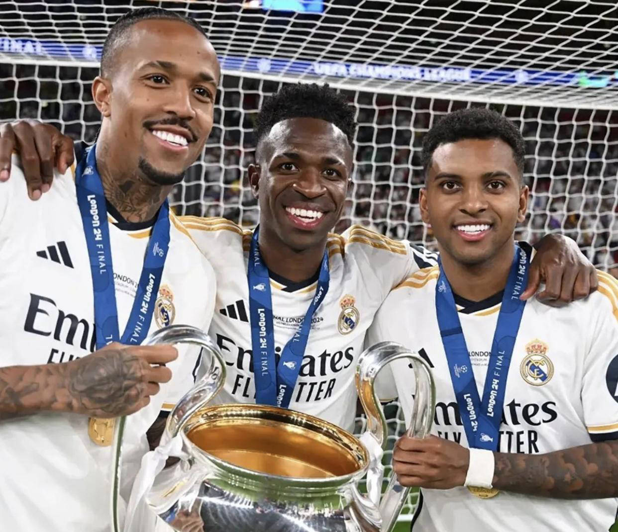 巴西世界杯名单初现:26人基本确定18席!内马尔、安东尼或落选