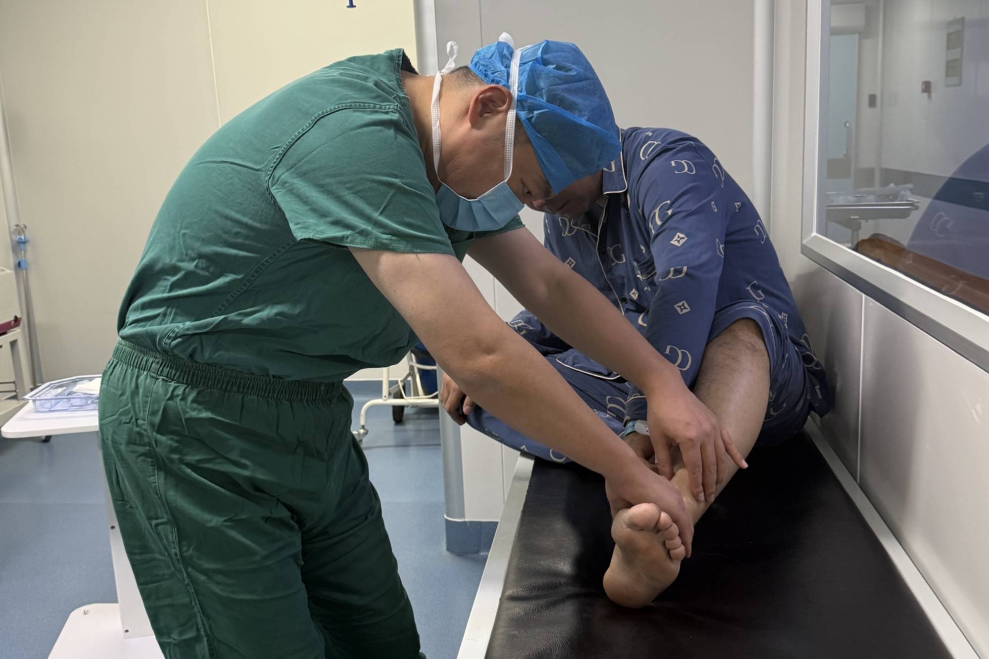 技术“东送” 健康“西守” 援疆骨科专家新技术助患者重启“踝关”