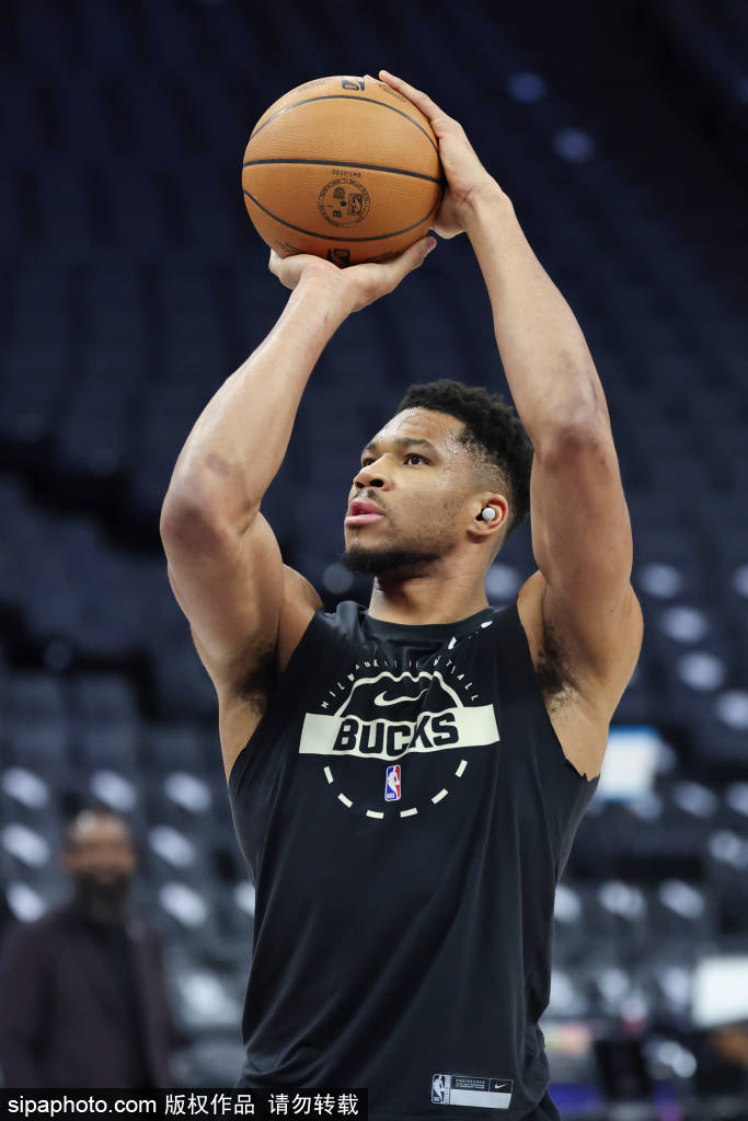 德马尔·德罗赞达成26000分里程碑，国王111-98战胜火箭